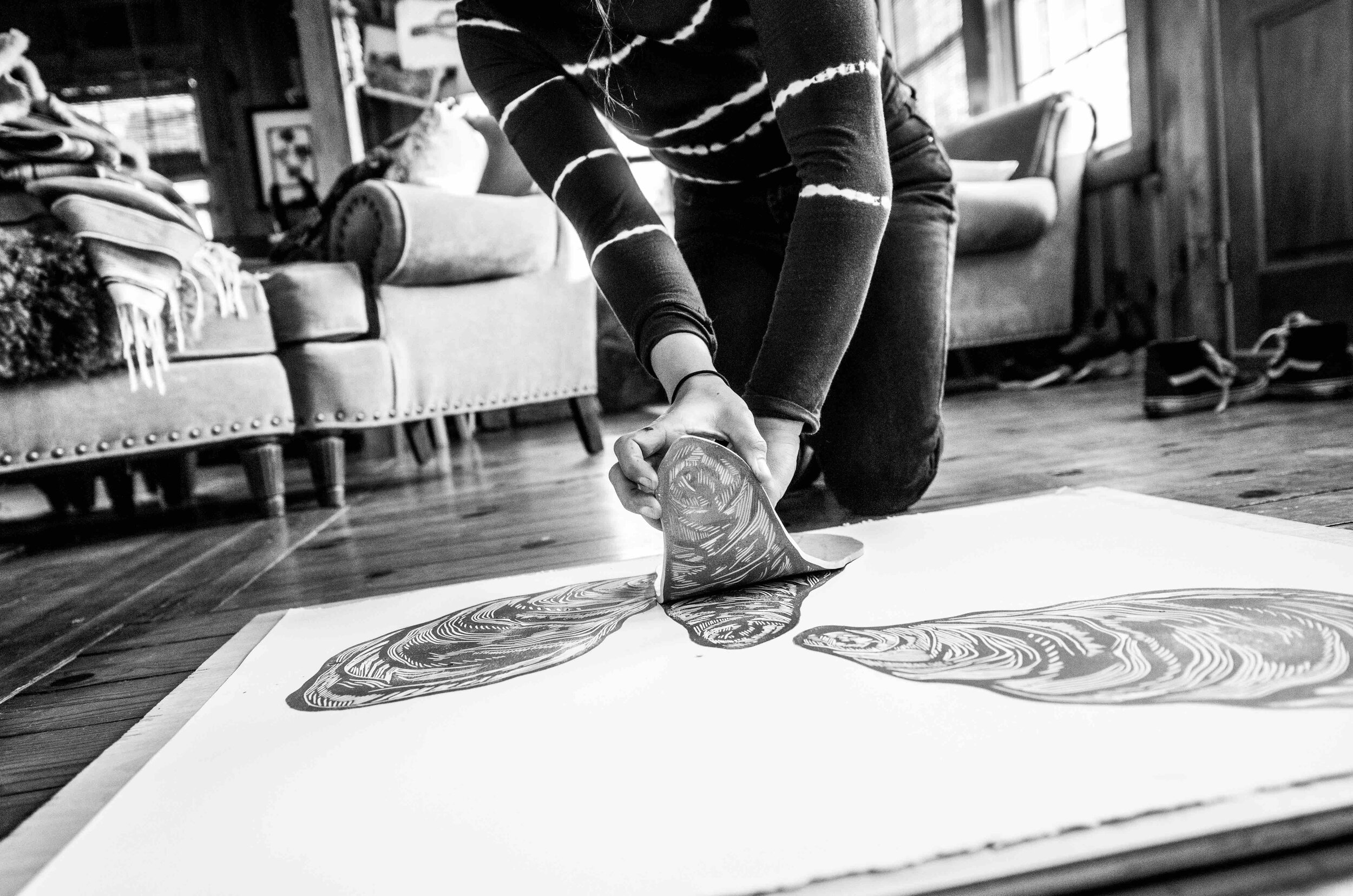 For&nbsp;Windward Exhibition&nbsp;(2019), Jordan and five other local artists created a moving gallery flown from the masts of Maine sailboats.